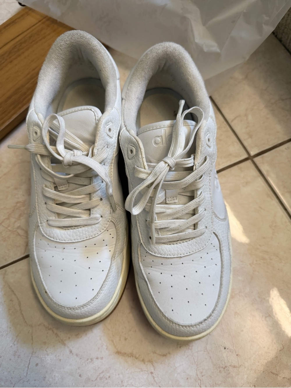 ALO Yoga White Women's Low-Top Sneakers